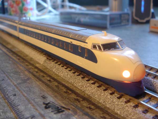 0-2000 Series Shinkansen :: Tomix 0-2000