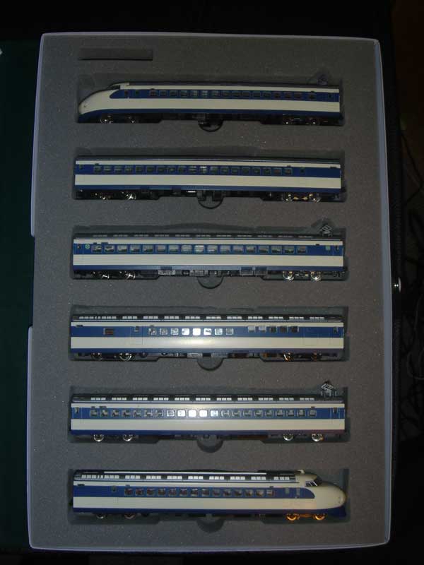 0-2000 Series Shinkansen :: Kato 0-2000