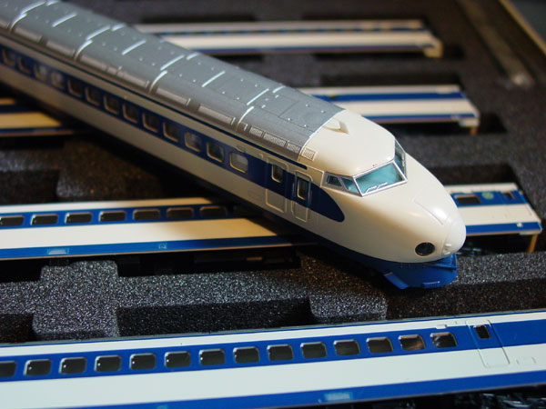 0-2000 Series Shinkansen :: Tomix 0-2000