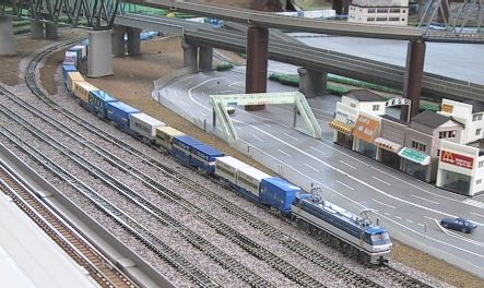 EF66 Electric Locomotive Bo-Bo-Bo :: EF66-100