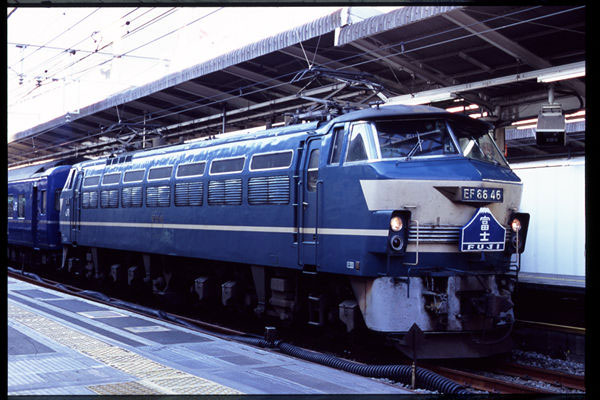 EF66 Electric Locomotive Bo-Bo-Bo :: EF66